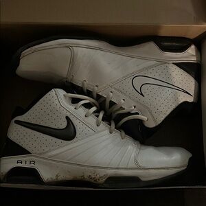 Nike Men's White and Black Athletic Shoes